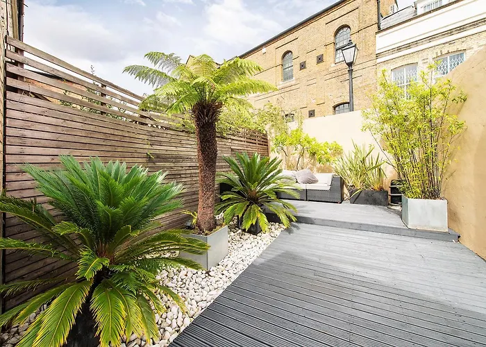 Georgian Superstar Villa London